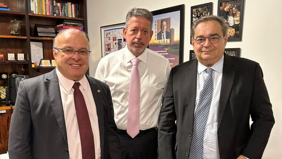 Deputado federal Paulinho Freire com o prefeito de Natal, Álvaro Dias e o presidente da Câmara dos Deputados, Arthur Lira, em reunião na manhã desta quarta-feira 23 | Foto: Reprodução