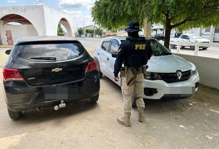 PRF recupera 12 veículos e prende 13 pessoas no RN
