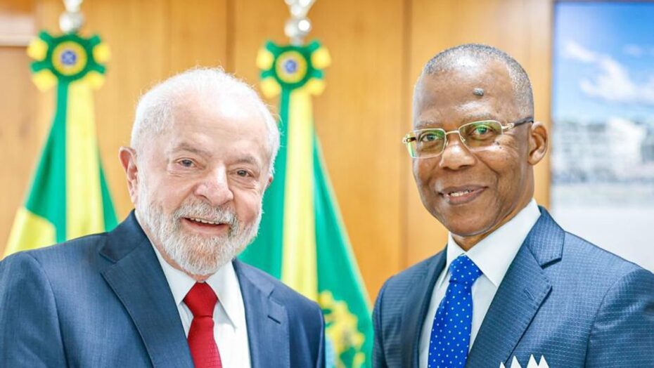 Lula e o embaixador da República de Angola, Manuel Eduardo dos Santos da Silva Brav. Foto: Ricardo Stuckert/PR