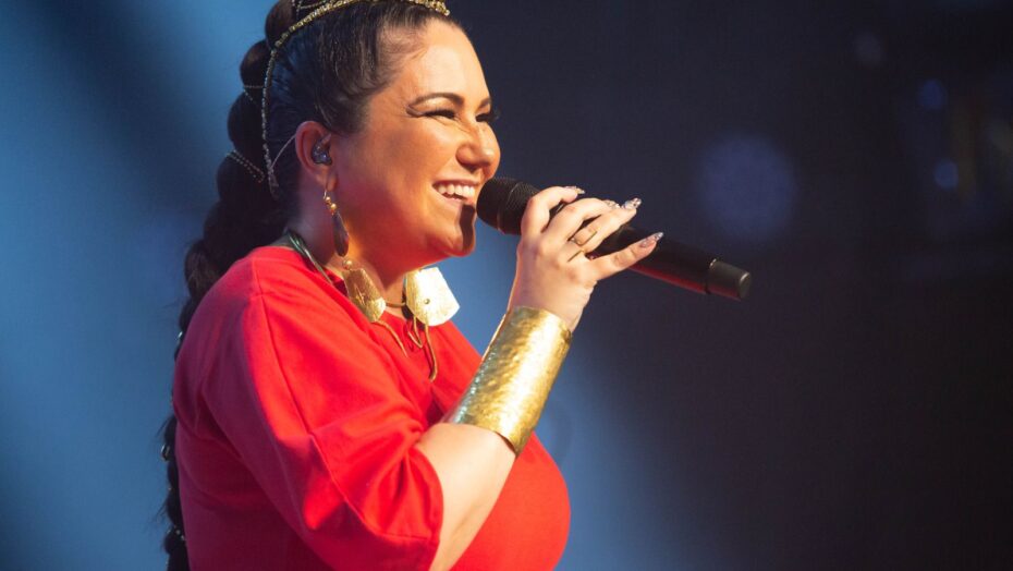 Natal recebe show de samba de Maria Rita
