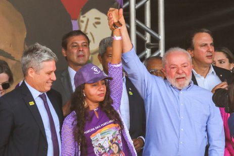 Presidente Lula e secretária da Contag, Mazé Morais, no encerramento da Marcha das Margaridas. Foto: Fabio Rodrigues-Pozzebom/Agência Brasil