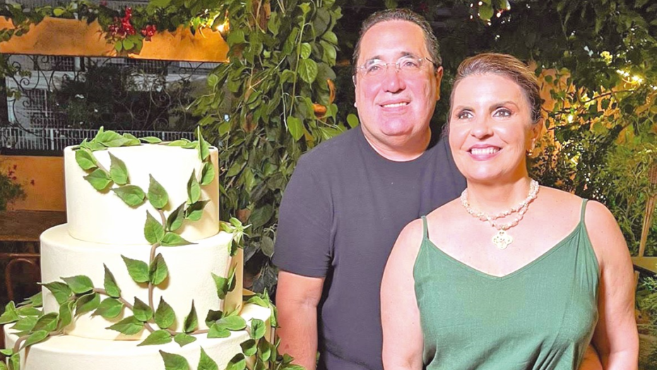 Simone Silva prestigia o casal Jeo Melo e Maria Antônia, festejando um ano de Platter for You. Foto: Reprodução.