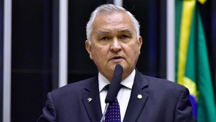 Deputado federal General Girão (PL) se manifestou contra o Pé-de-Meia - Foto: Zeca Ribeiro/Câmara