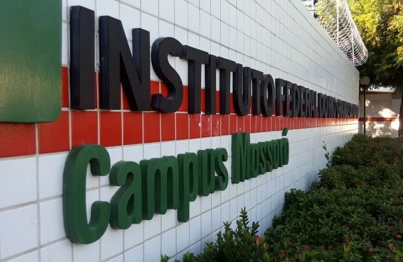 Placa de identificação do campus Mossoró do IFRN