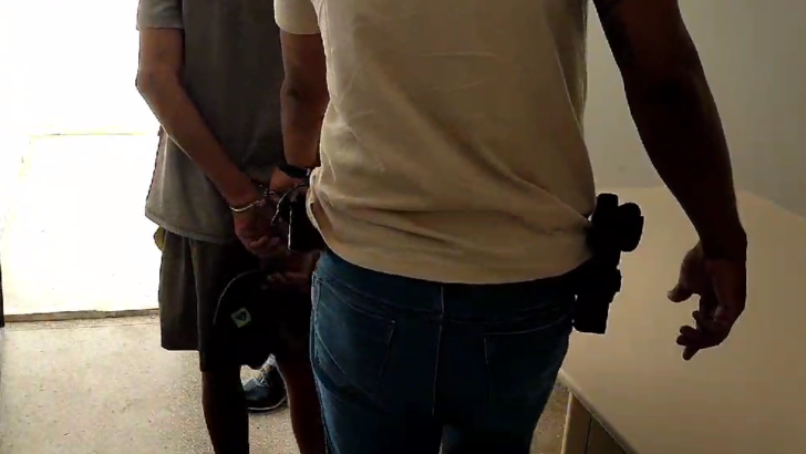 Homem sendo preso em Caicó. Foto: Reprodução.
