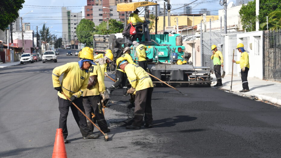 Obras de novo asfalto na avenida Jaguarari estão bem adiantadas, segundo o cronograma da Prefeitura do Natal