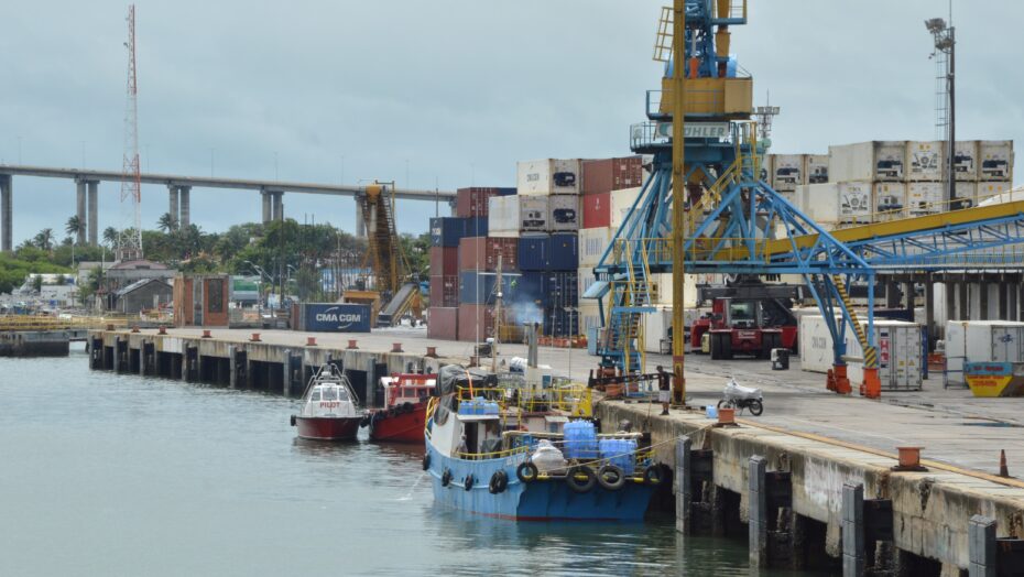 Návio de origem da Rússia ficou encalhado nas proximidades do Porto de Natal. Foto: Ilustrativa/José Aldenir/Agora RN.