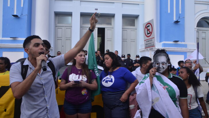 Protesto dos Estudantes em frente à Prefeitura de Natal / Foto: José Aldenir