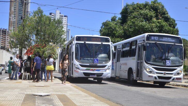 O desconto de 50% nos ônibus também acontecerão no feriado do dia 21. Foto: José Aldenir/Agora RN.