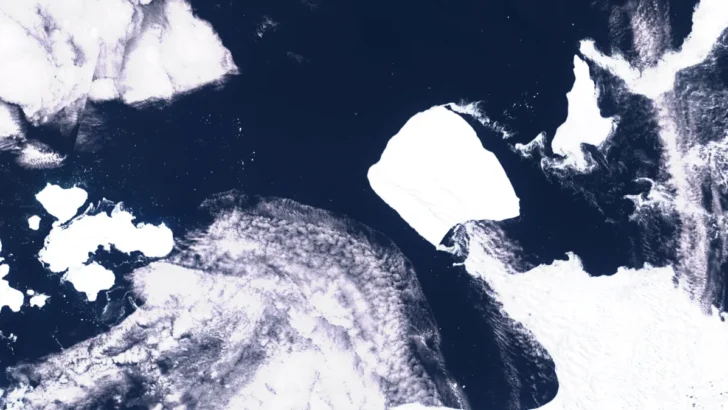 Imagem de satélite do maior iceberg do mundo, chamado A23a, visto na Antártida. Foto: REUTERS