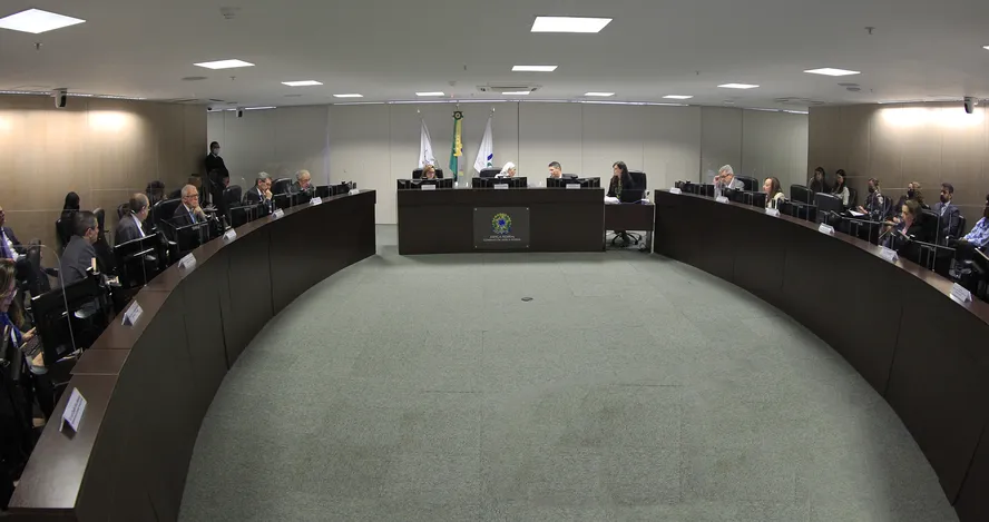 Sessão do Conselho da Justiça Federal (CJF): em 2022, órgão recriou os chamados quinquênios, um acréscimo de 5% na remuneração a cada cinco anos, e foi seguido por TJ estaduais — Foto: Rosinei Coutinho/Ascom/CJF