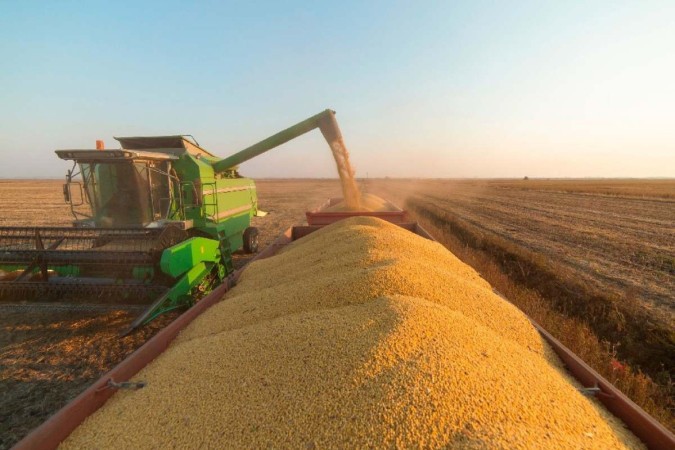 Analistas preveem desaceleração da economia brasileira em 2024 | notícias do rio grande do norte Produção do agronegócio disparou e impulsionou a alta da da economia em 2023, mas desempenho não deve ser o mesmo no próximo ano. Foto: Reprodução/CHB Agro