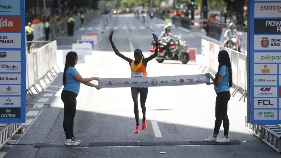 A queniana Catherine Reline Amanang Ole, de 21 anos, foi a vencedora da 98ª edição da Corrida InteRio Grande do Norteacional de São Silvestre - Foto: Paula Pinto/Agência Brasil