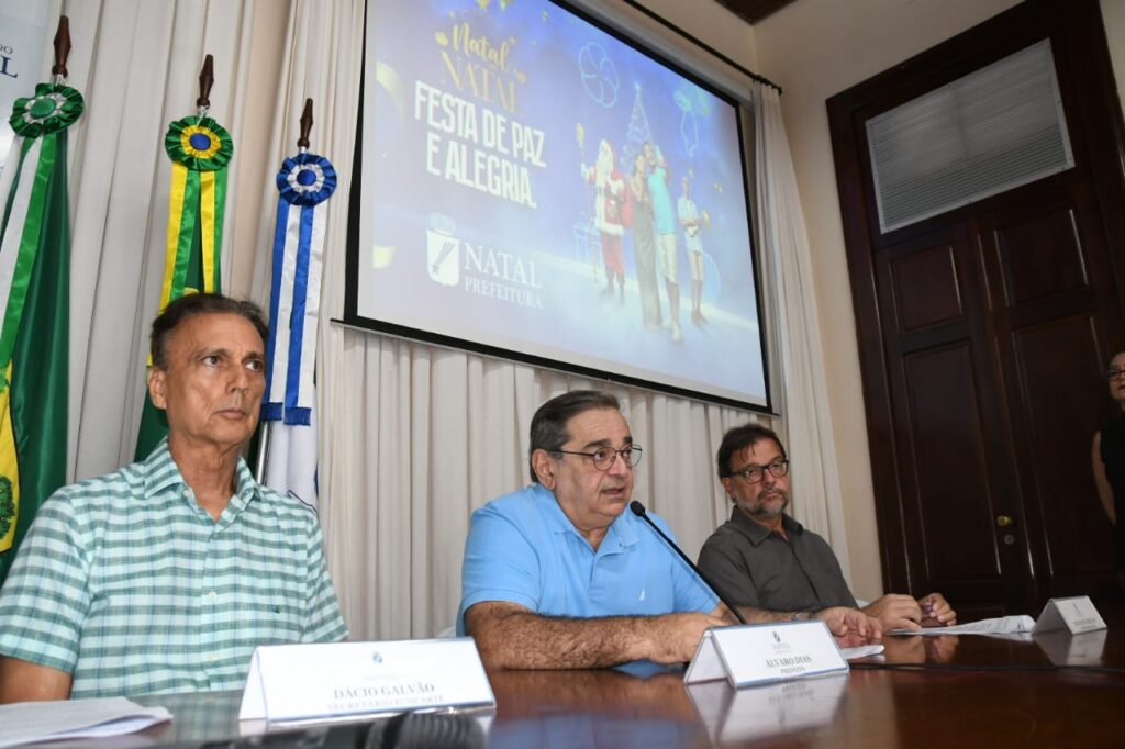 Ao lado dos secretários Dácio Galvão e Heverton Freitas, Álvaro Dias divulgou ainda programação do Réveillon em Natal. Foto: Alex Régis