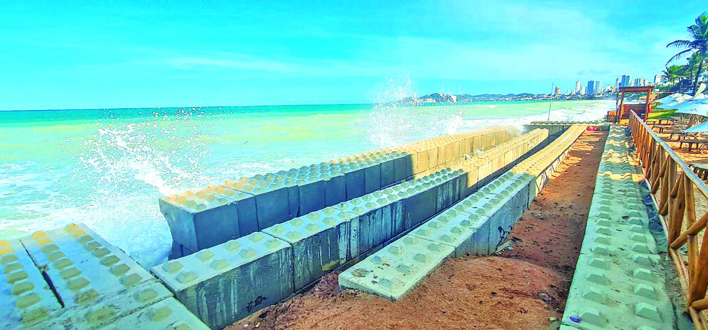 Obra de enrocamento da praia de Ponta Negra terá a conclusão de sua primeira etapa até o fim deste mês de dezembro 
