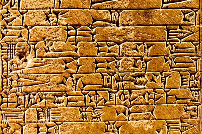 Tabuletas cuneiformes foram traduzidas pela inteligência artificial. Foto: National Geographic