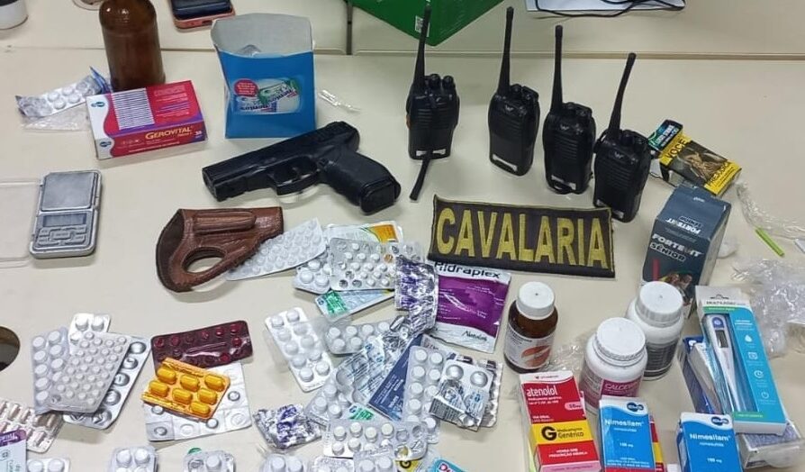 PM encontrou o suspeito e constatou sua participação na venda irregular de vários medicamentos. Foto: Reprodução