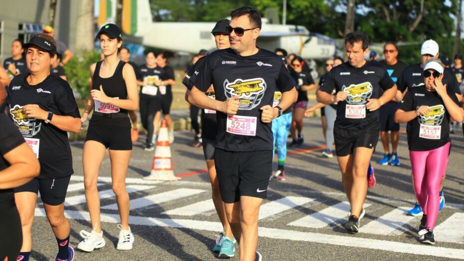 Corredores fazendo o trajeto da corrida histórica de PaRio Grande do Norteamirim / Foto: divulgação