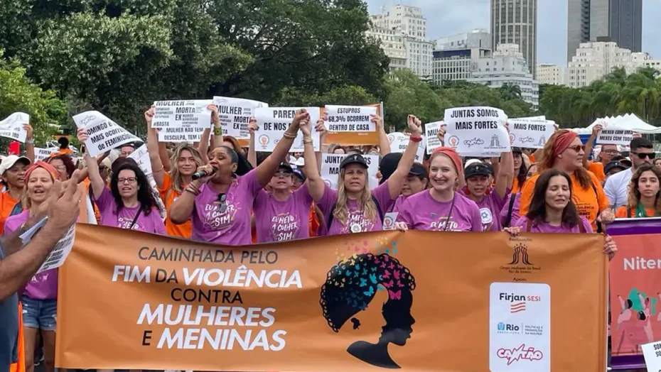 Lula sanciona lei de proteção contra mulheres. Foto: Reprodução