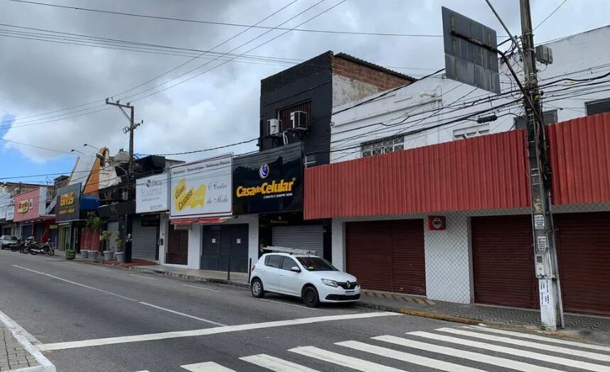 Comércio fechado em Natal durante feriado - Foto: Anna Alyne Cunha