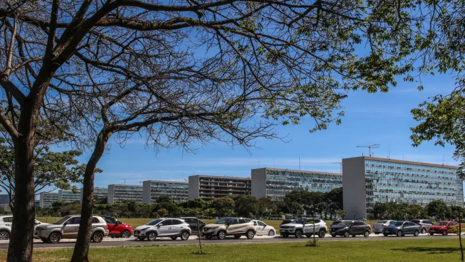 "enem dos concursos" reserva 20% das vagas para negros | notícias do rio grande do norte Dados mostram ainda que os negros ocupam aproximadamente 51% dos cargos públicos de nível médio e 33% dos cargos de nível superior / Foto: divulgação