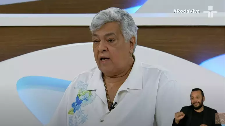 Cantor e ator, Sidney Magal, de 73 anos, assume bissexualidade. Foto: Reprodução/YouTube/Roda Viva.