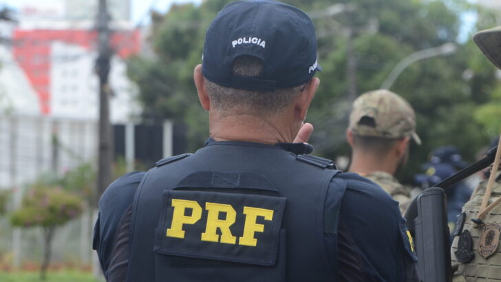 PRF prende homem por embriaguez ao volante em Natal. Foto: José Aldenir/Agora RN.