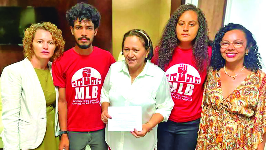 Fátima com integrantes do MLB e as deputadas Divaneide e Isolda Dantas. Foto: Reprodução