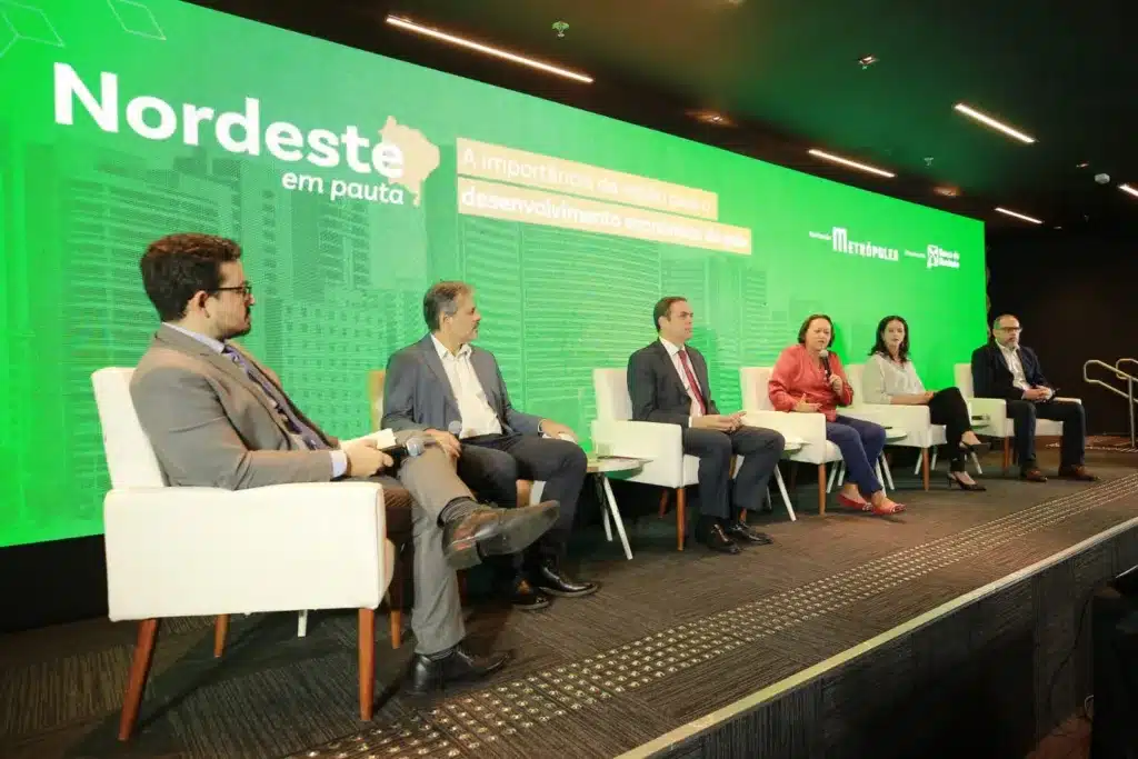 Fátima Bezerra em debate sobre  "Nordeste em Pauta: importância do crescimento econômico para o Brasil" - Foto Breno Esaki (02)