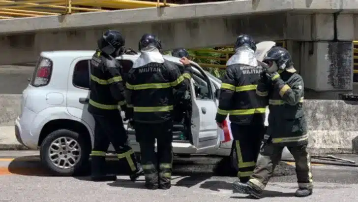 carro pega fogo na zona sul de natal