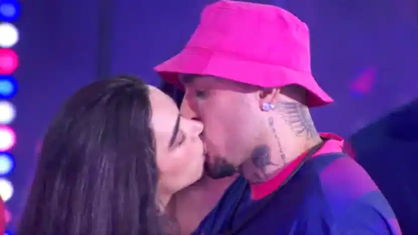 Giovanna e MC Bin Laden se beijaram na festa comandada por Ivete Sangalo / Foto: Reprodução/Globoplay