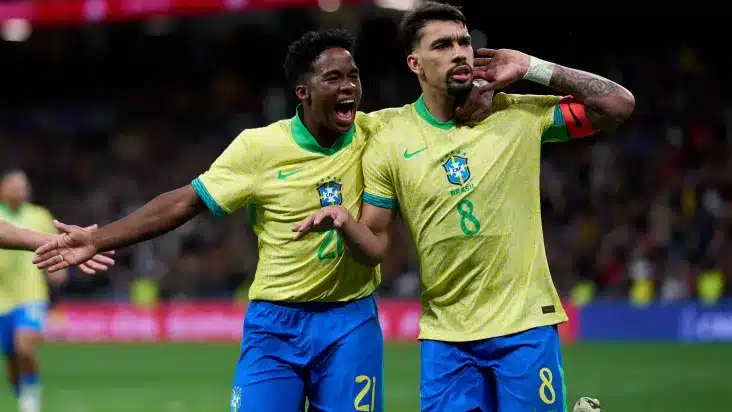 Endrick comemorando gol ao lado de Lucas Paquetá / Foto: divulgação
