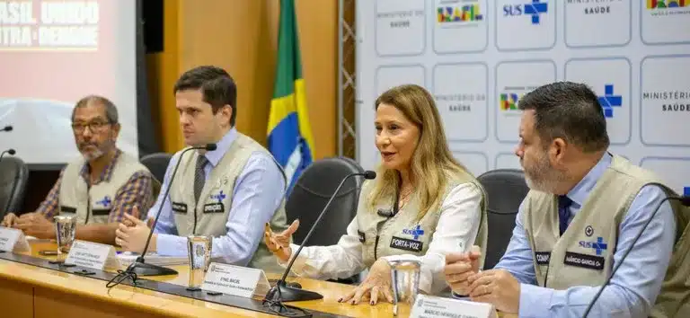ministério da saude remanejamento de doses de vacina contra dengue
