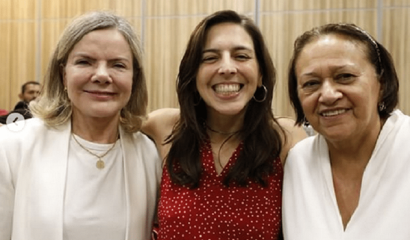 Deputada federal Gleisi Hoffmann ao lado de Natália Bonavides e Fátima Bezerra / Foto: reprodução
