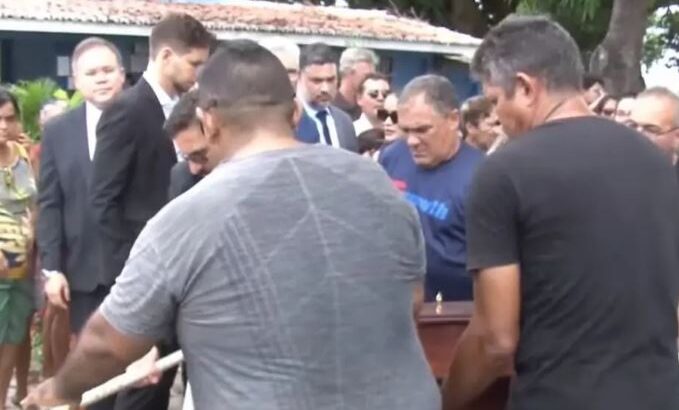 Familiares sepultaram nesta quinta-feira corpo de advogada sob forte comoção; ex-companheiro é o principal suspeito. Foto: Reprodução