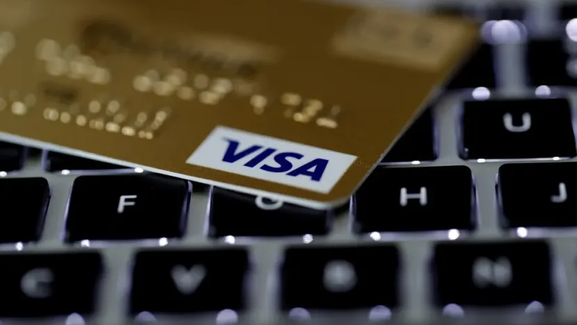 Cartão da Visa: Empresa sofre com a concorrência de novos meios de pagamento. Foto: Philippe Wojazer/Reuters