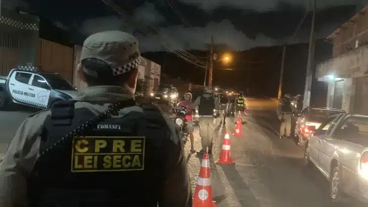 Operação Lei Seca prendeu três por embriaguez ao volante em Natal - Foto: Divulgação / PMRN