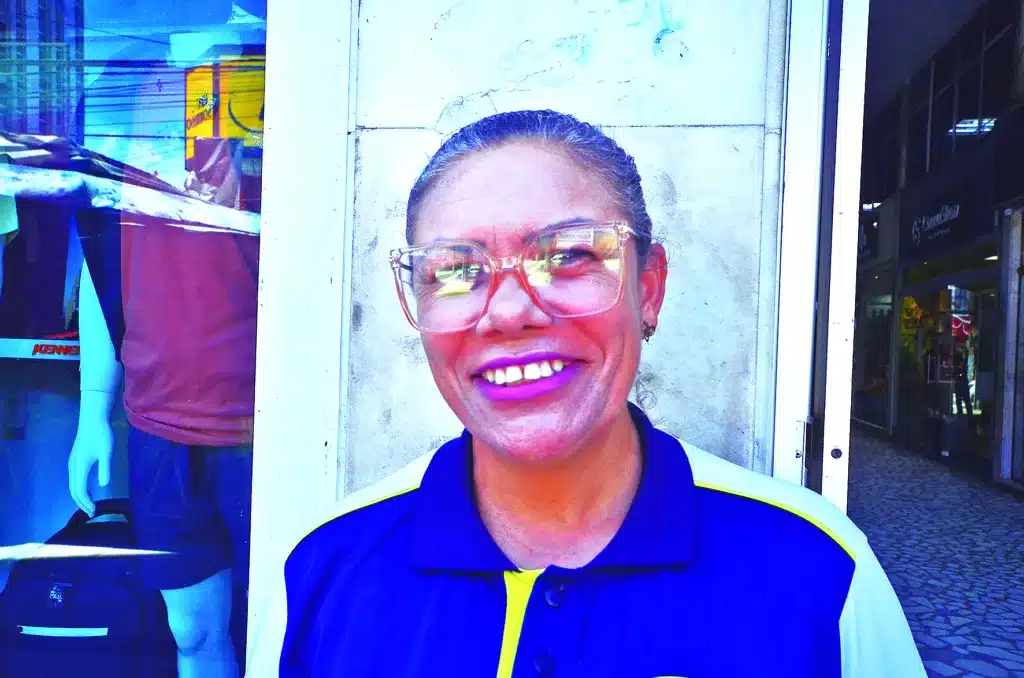 Adriana Carla 46 anos vendedora 1