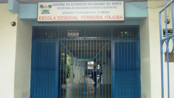 Entrada da escola Ferreira Itajubá 2
