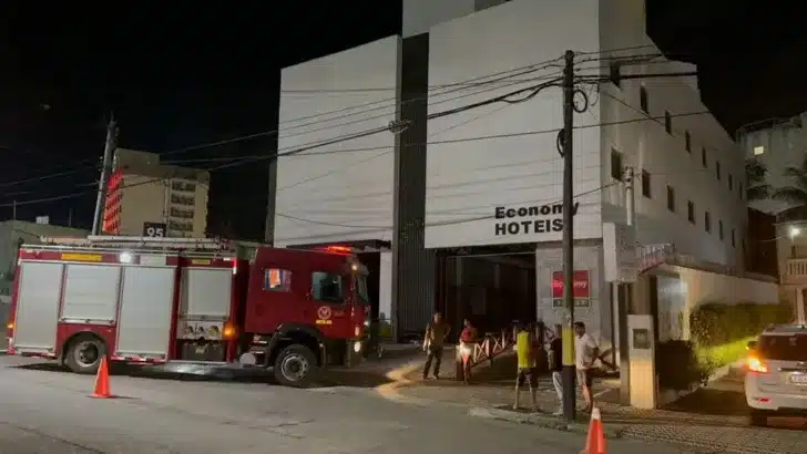 Incêndio aconteceu em Ponta Negra. Foto: Reprodução.