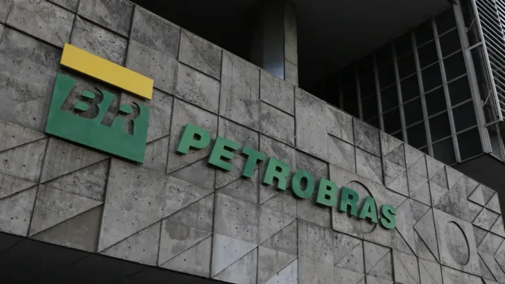 Primeira parcela deverá ser repassada no dia 20 de maio para os detentores de ações da Petrobras negociadas na B3, a bolsa de valores brasileira / Foto: Agência Brasil