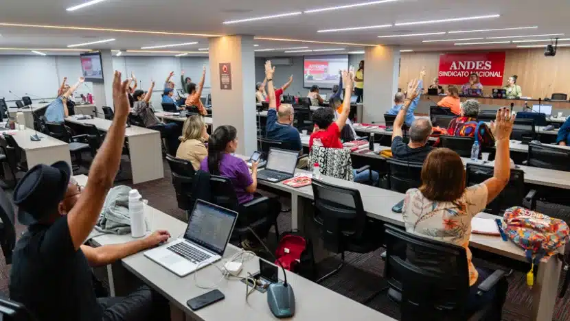 votação andes sn greve de professores