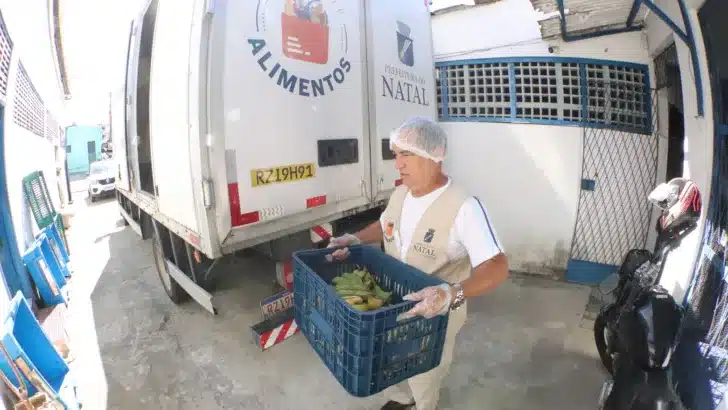 Programa da Prefeitura, que combate o desperdício de alimentos e a insegurança alimentar, beneficia 6 mil pessoas. Foto: Alex Régis/Prefeitura de Natal