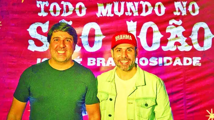 João Suassuna, neto de Ariano Suassuna, com o gerente regional da Ambev, o potiguar Marlos Lucena. Foto: Reprodução.
