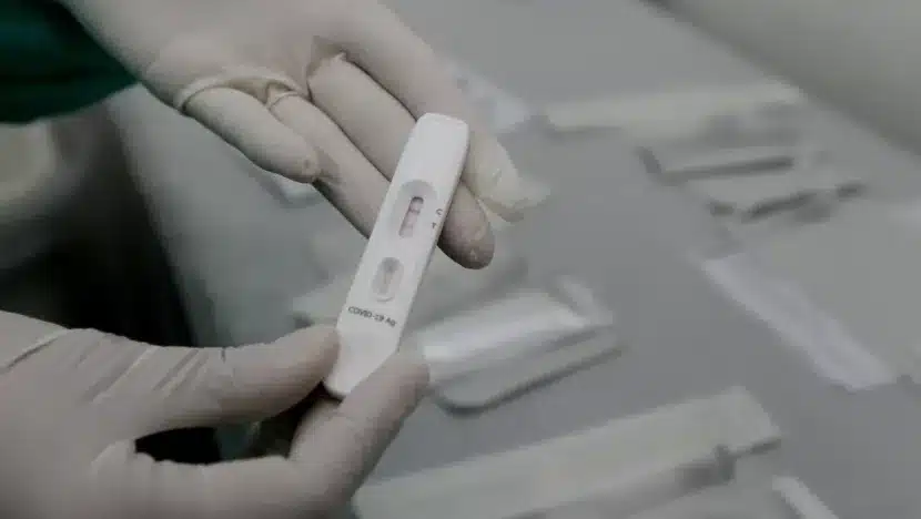 Testagem e vacina&ccedil;&atilde;o contra Covid-19 na cidade do Rio de Janeiro / Foto: REGINALDO PIMENTA/AG&Ecirc;NCIA O DIA/ESTAD&Atilde;O CONTE&Uacute;DO