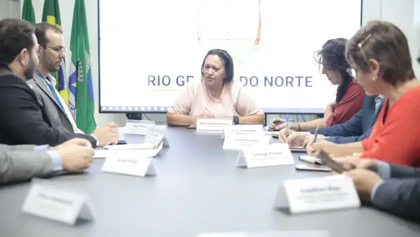 Estiveram presentes na reunião, a deputada federal Natália Bonavides; a secretária de Turismo, Solange Portela; o secretário de Infraestrutura, Gustavo Coelho; e o secretário adjunto da Casa Civil, Ivanilson Maia / Foto: Sandro Menezes/Assecom-RN