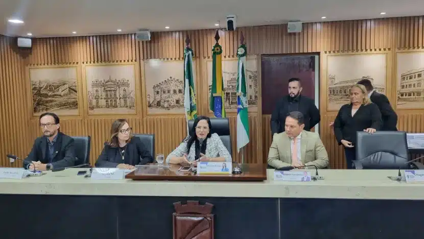 cde1f62e27bbc68087df48256bc8d408