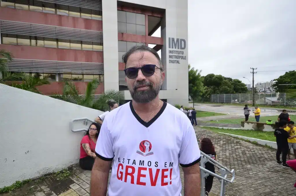 servidores em Grve da UFRN invadem IMD Sandro Pimentel 4