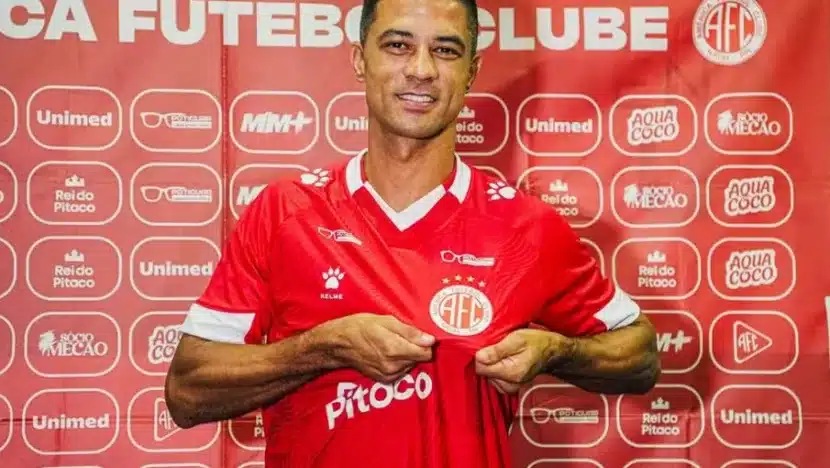 Centroavante Ricardo Bueno, 36. Foto: Edmário Oliveira/América