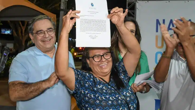 Entrega de títulos de regularização fundiária em Igapó foto Joana Lima